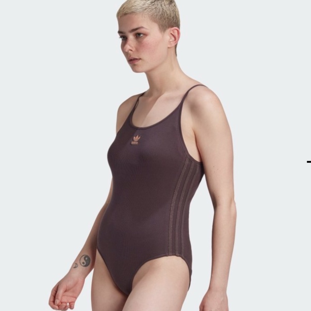 Adidas 🤎 ribbed bodysuit